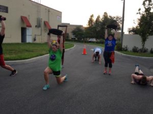 overhead walking lunges in New Tampa